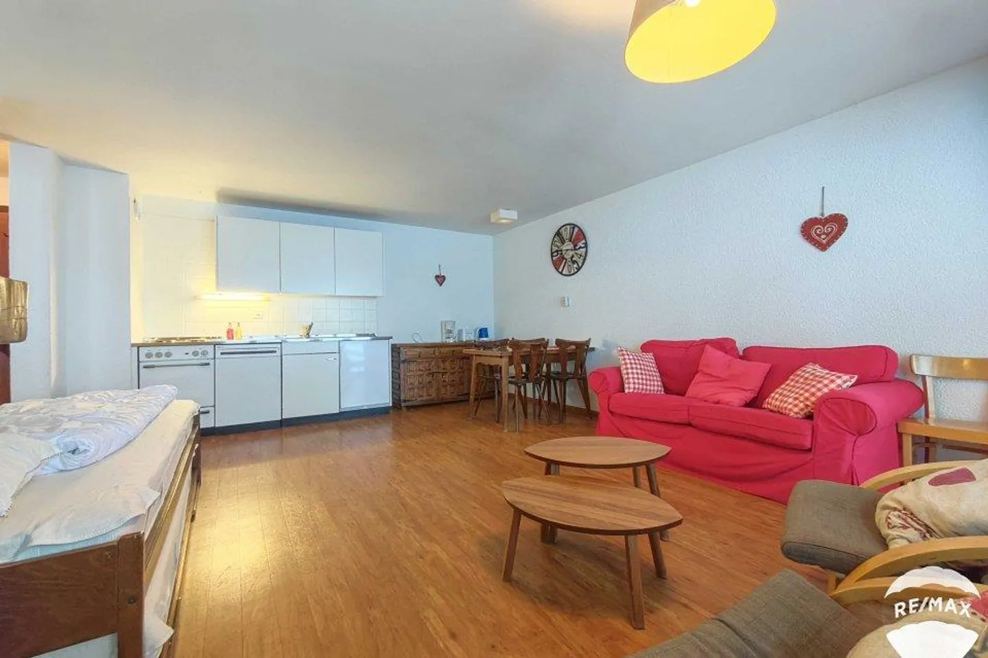 Wohnung mit 2,5 Zimmern, Swimmingpool und großem Carnotzet - Foto 4 von 13