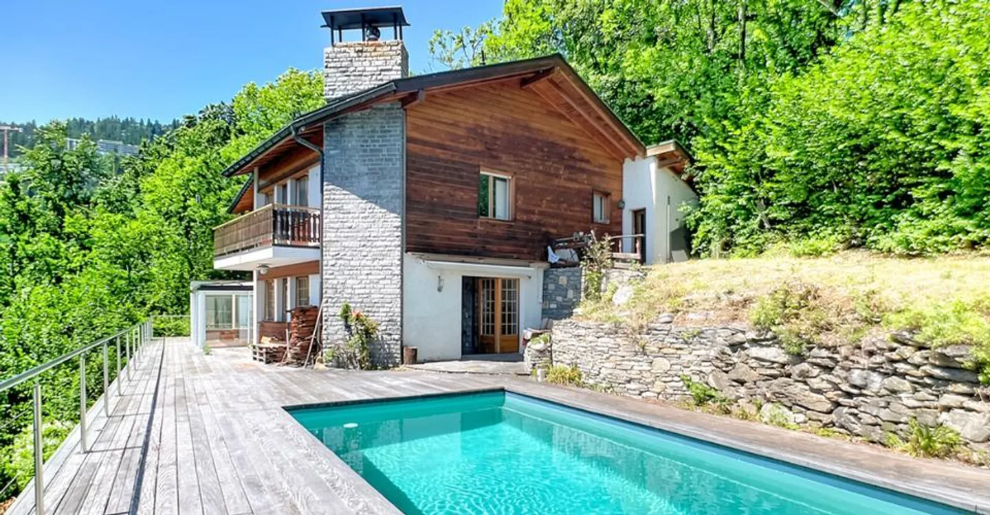 Einzigartiges Potenzial, Panoramablick & Genehmigte Zweitwohnung - Foto 1 von 10
