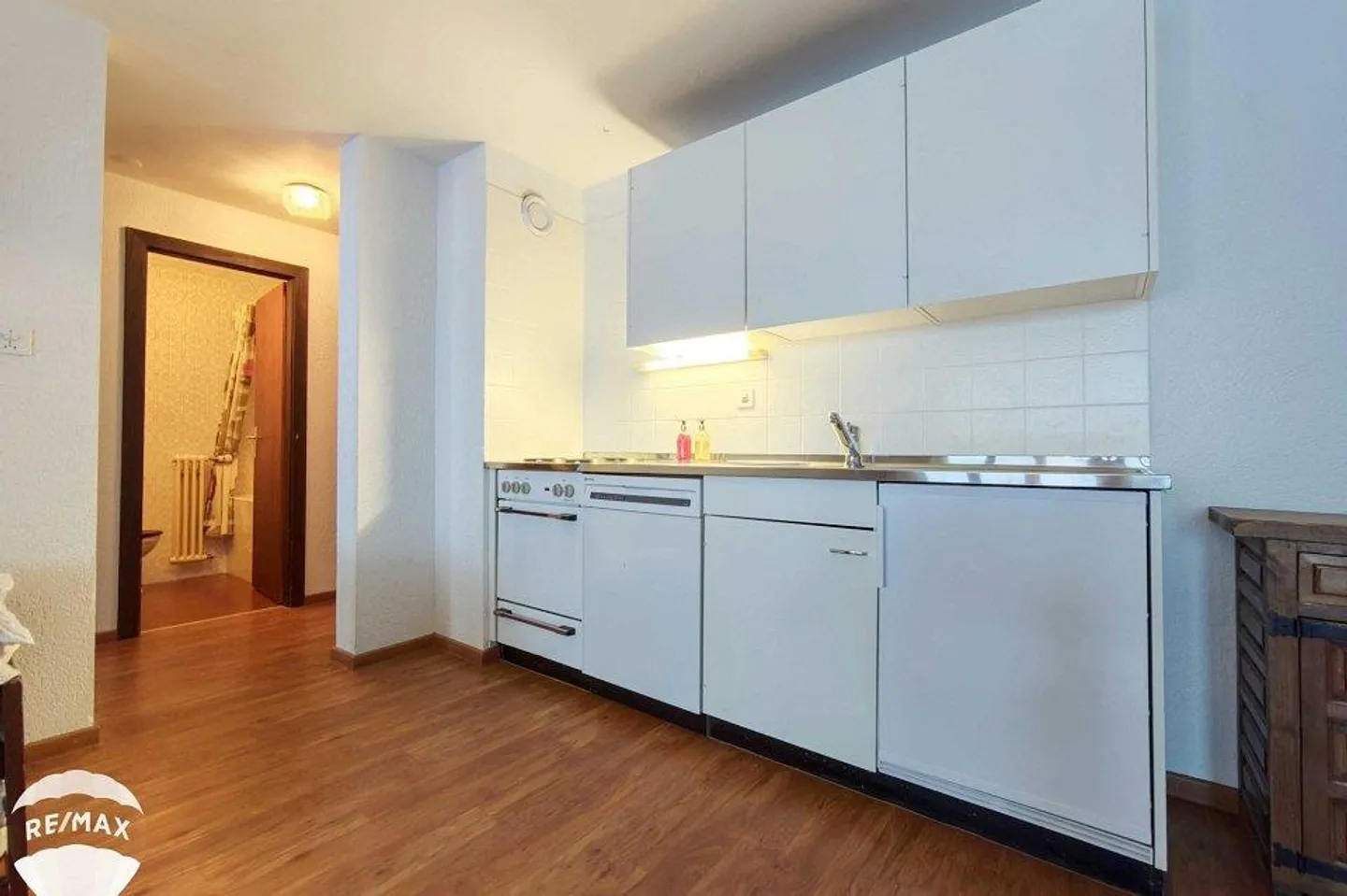 Wohnung mit 2,5 Zimmern, Swimmingpool und großem Carnotzet - Foto 7 von 13