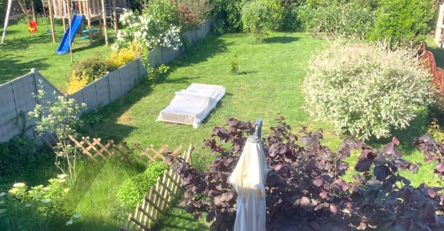Cudrefin (nur einen Steinwurf vom See entfernt), sehr schöne Doppelhaushälfte mit 5,5 Zimmern und Garten - Foto 3 von 18