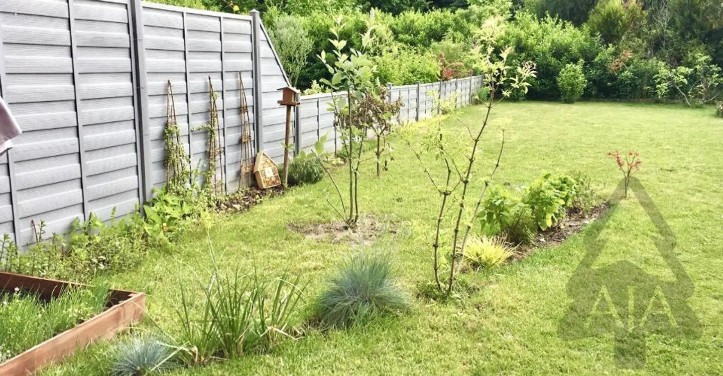 Cudrefin (nur einen Steinwurf vom See entfernt), sehr schöne Doppelhaushälfte mit 5,5 Zimmern und Garten - Foto 4 von 18