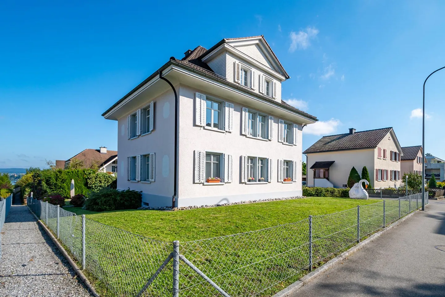 Affascinante casa plurifamiliare in posizione elevata - Foto 2 di 14
