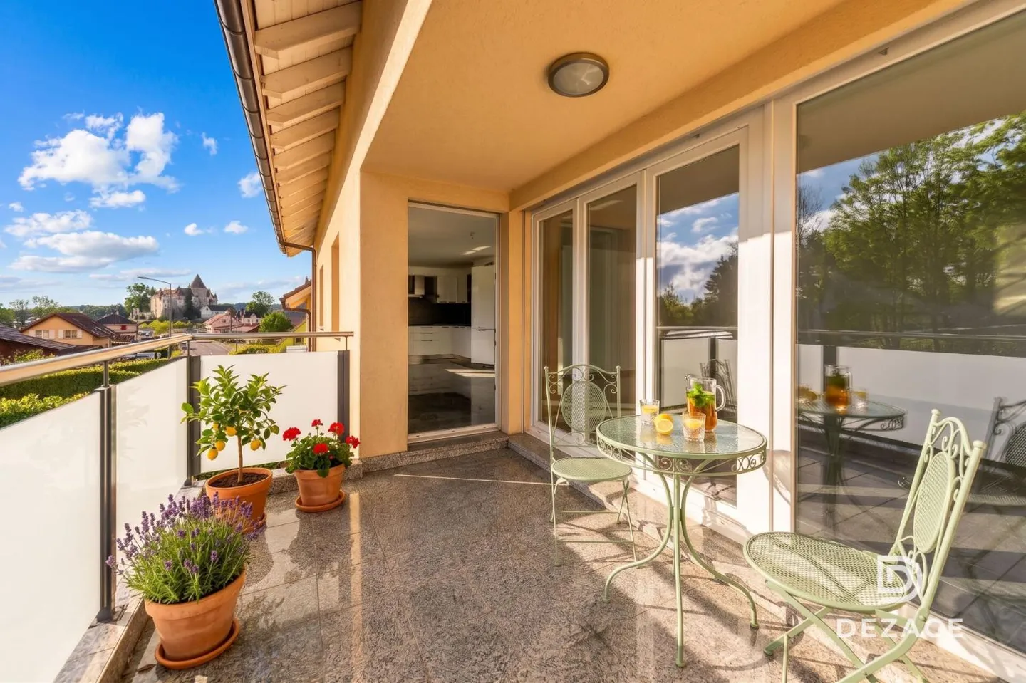 Spacious Apartment with Balcony - Photo 4 of 13