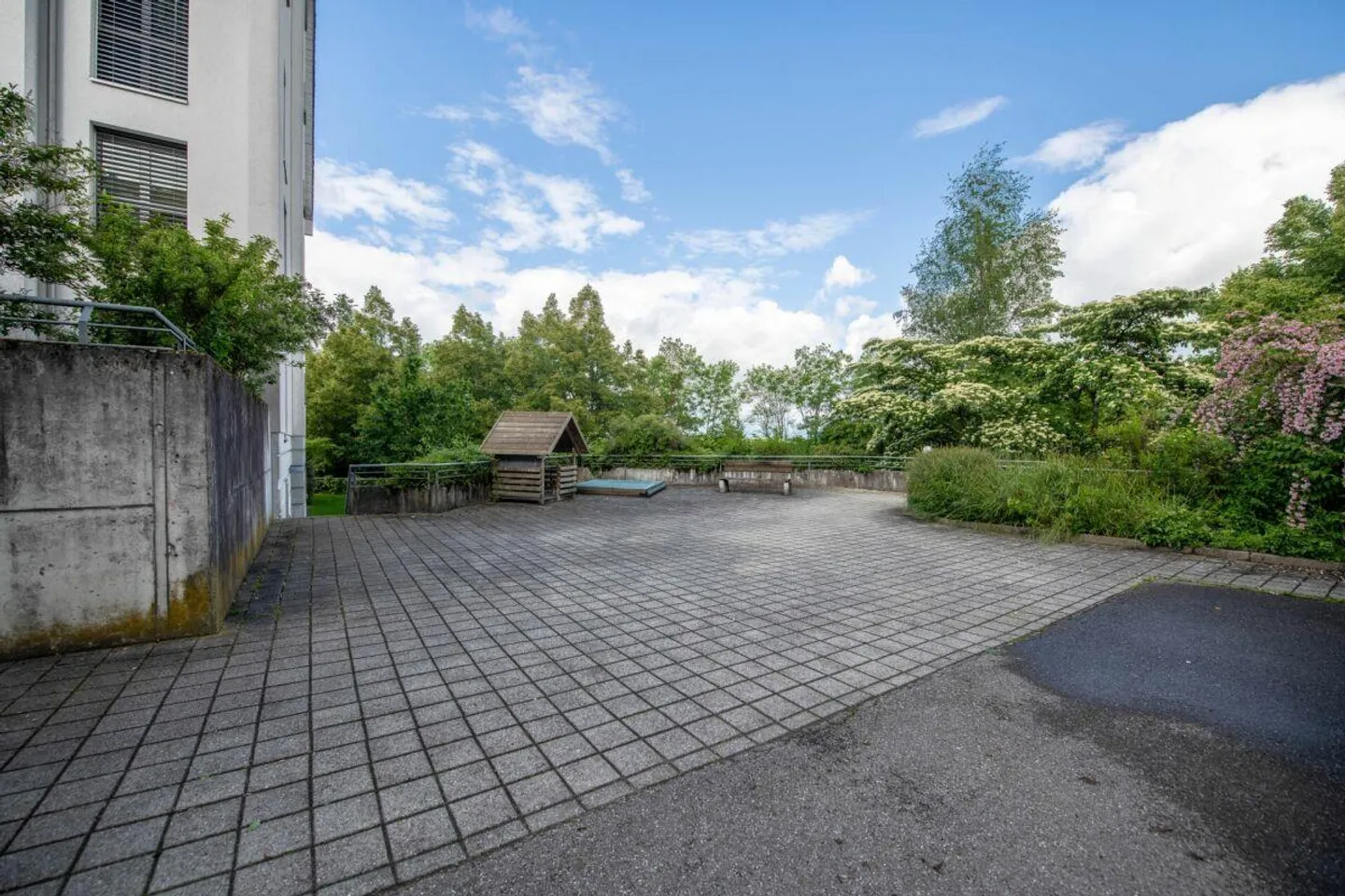 Charming 2.5-room apartment with cozy veranda - Photo 11 of 16