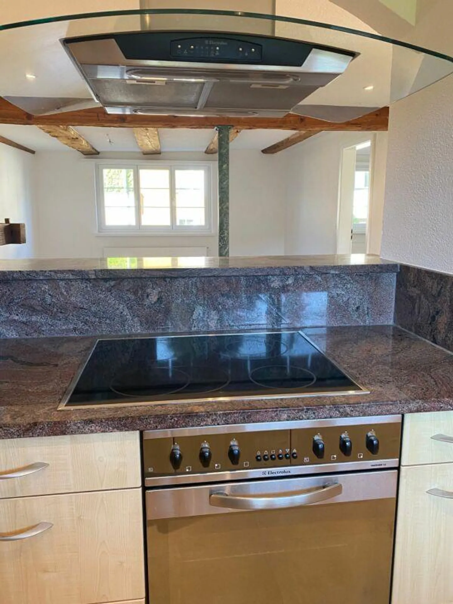 Apartment with Charm - Photo 5 of 7