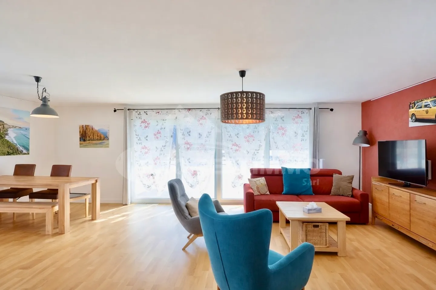 UNGEWÖHNLICHE 4.5-ZIMMER-WOHNUNG IN EINER FRIEDLICHEN UMGEBUNG - Foto 1 von 9