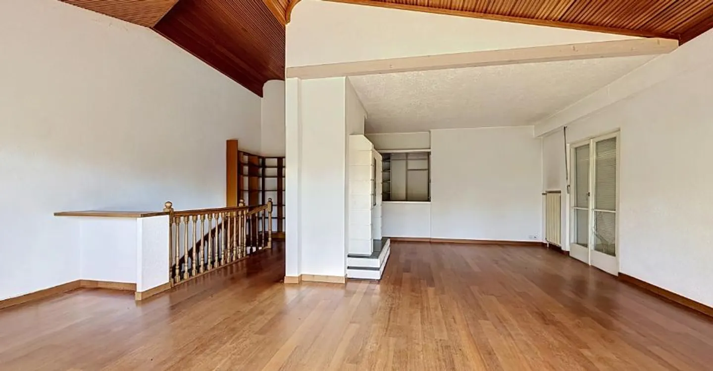 10-room House - Photo 10 of 20