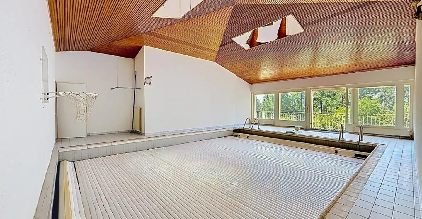 10-room House - Photo 8 of 20