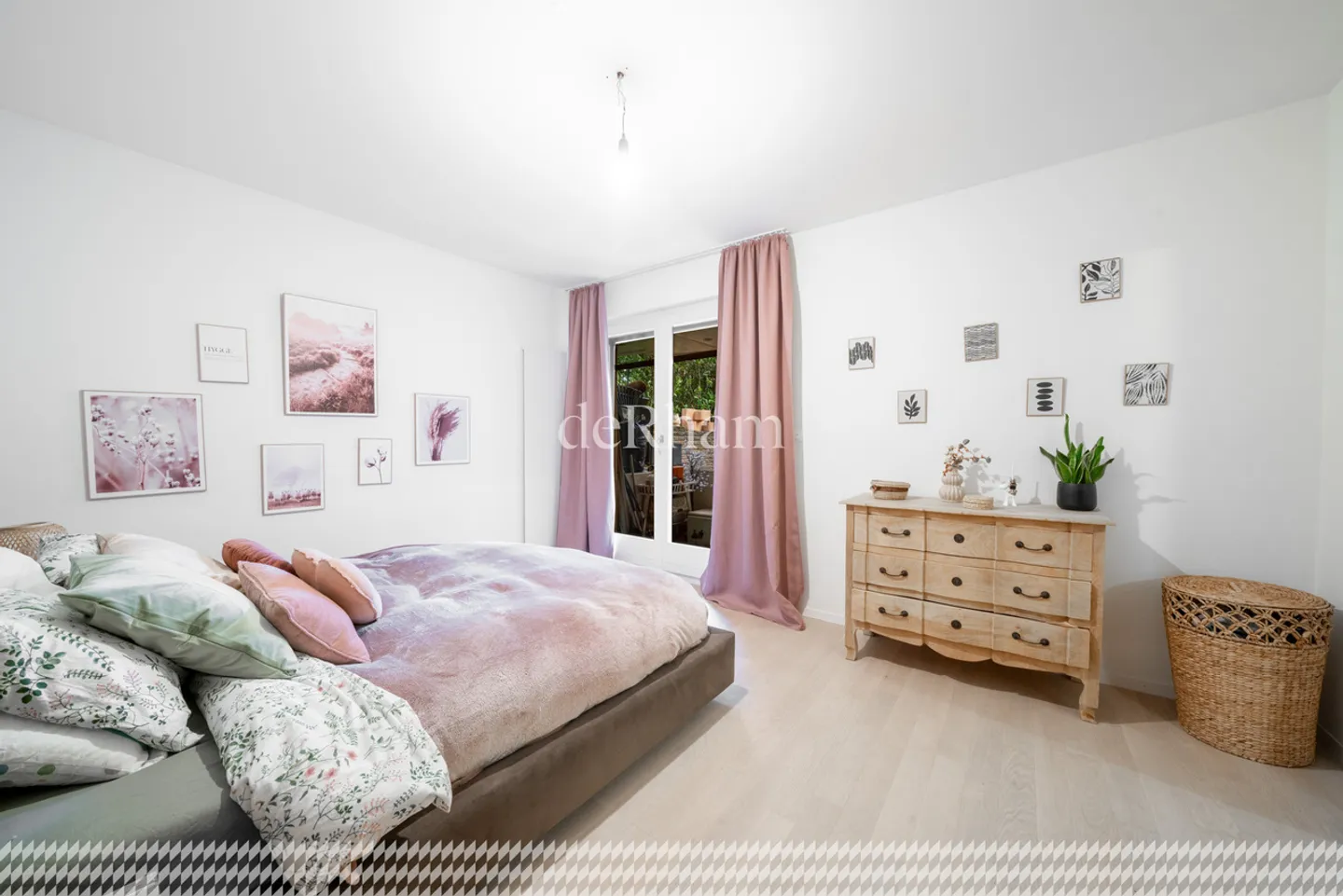 Apartment with 3.5 rooms and 135 m2 with garden - Photo 8 of 13