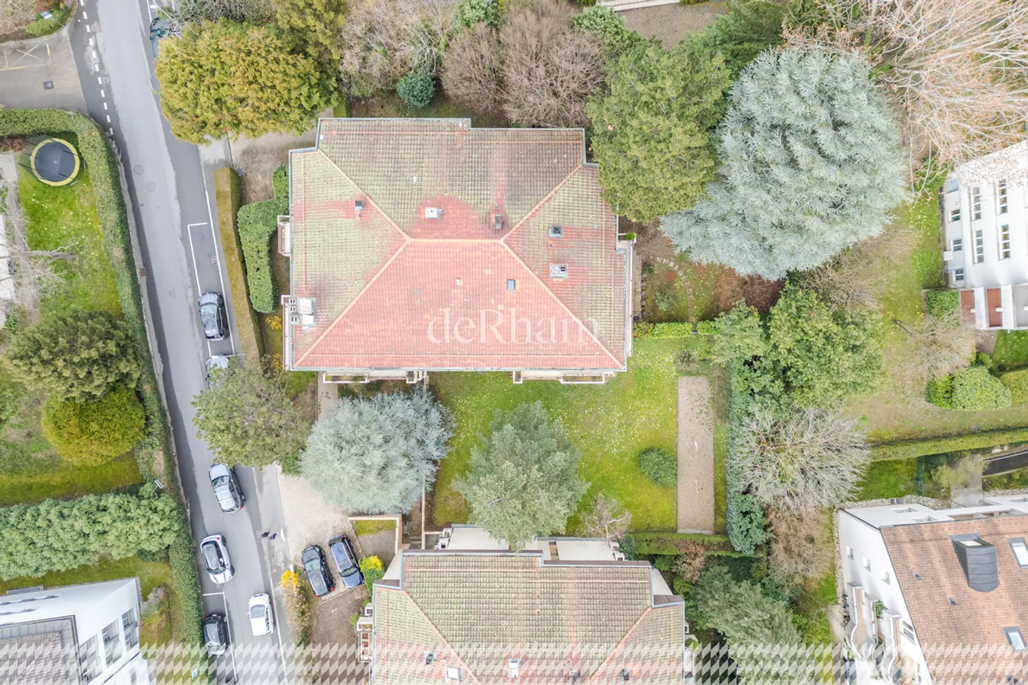 Apartment with 3.5 rooms and 135 m2 with garden - Photo 11 of 13