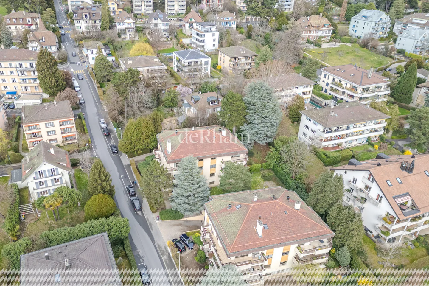 Apartment with 3.5 rooms and 135 m2 with garden - Photo 12 of 13