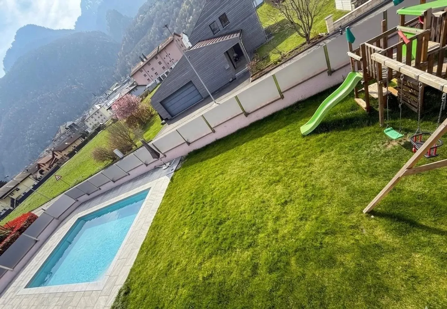 Single-family house with 190m2 and swimming pool - Photo 5 of 10