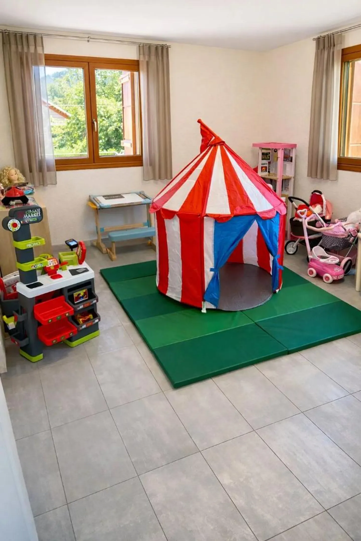 Single-family house with 190m2 and swimming pool - Photo 7 of 10