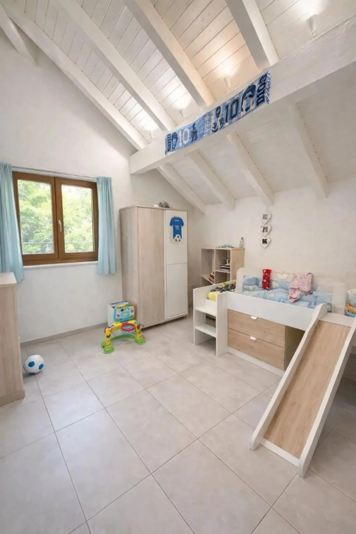 Single-family house with 190m2 and swimming pool - Photo 9 of 10