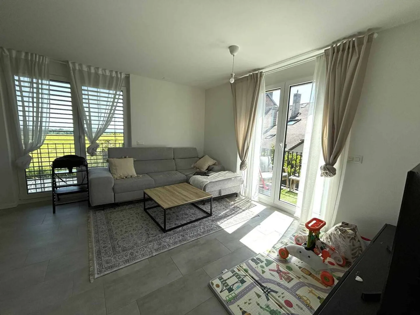 Super appartamento con balcone - Foto 3 di 5
