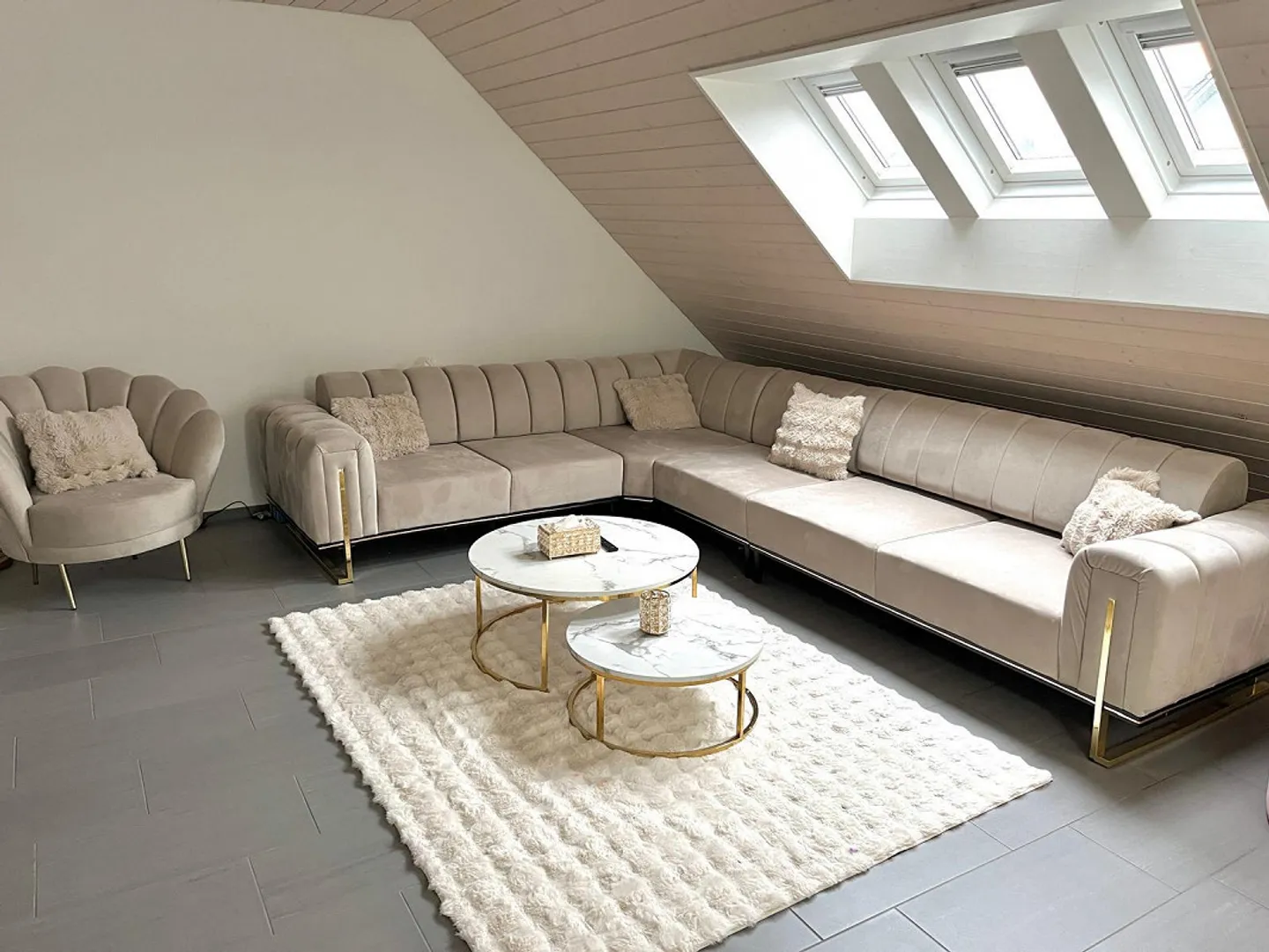 3.5 room apartment with large attic - Photo 3 of 9