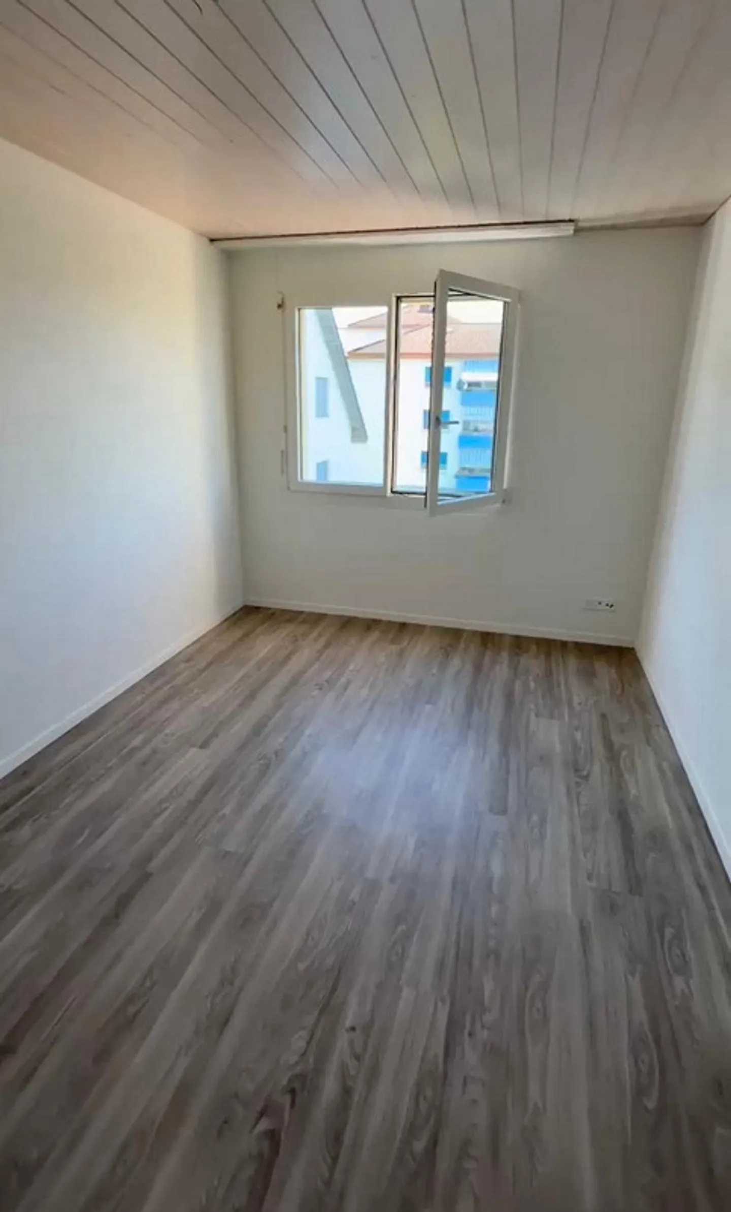 3.5 room apartment with large attic - Photo 5 of 9