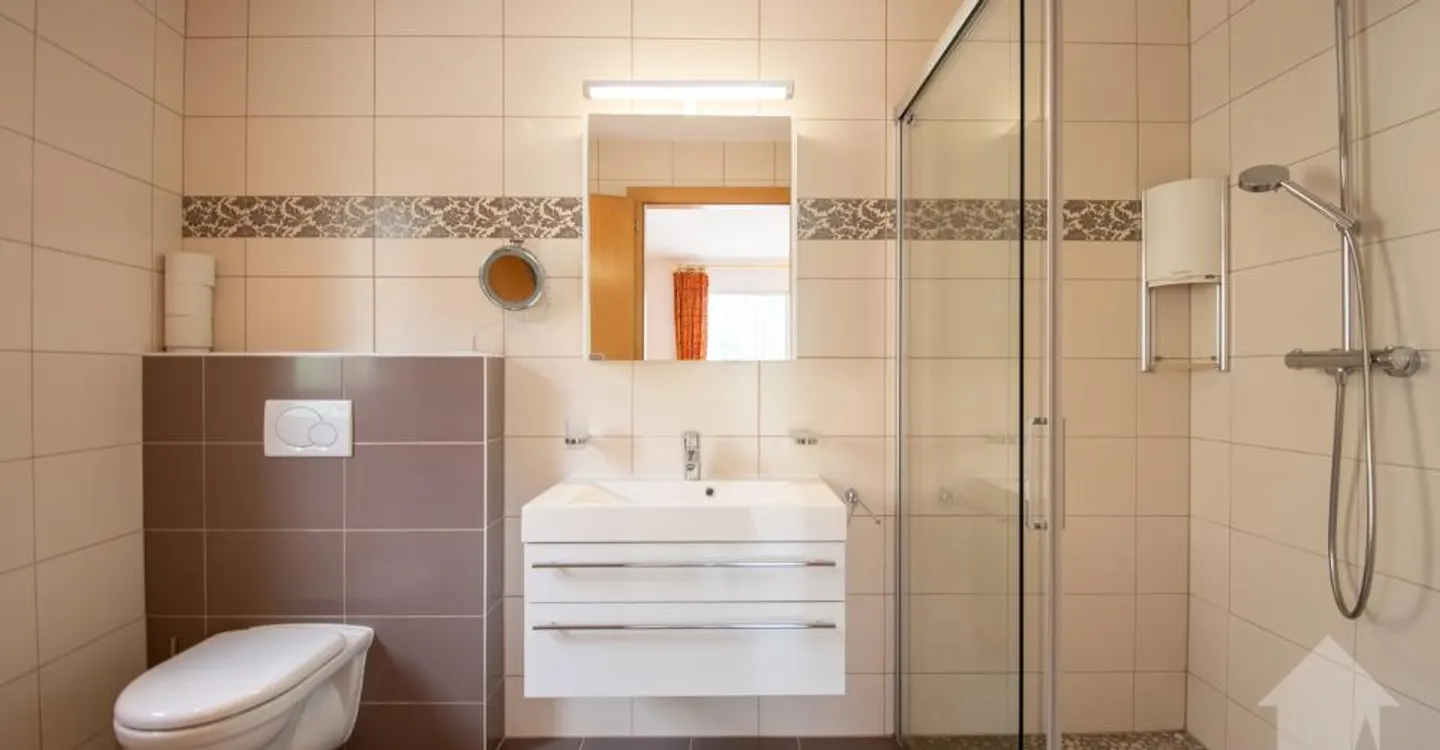 Spacious crossing apartment in the Bains de Saillon - Photo 10 of 11