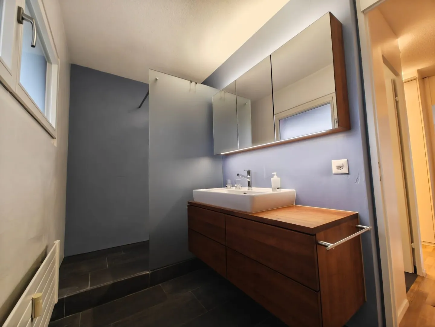 Sogno abitativo ristrutturato di fronte al castello di Bümpliz! - Foto 4 di 11