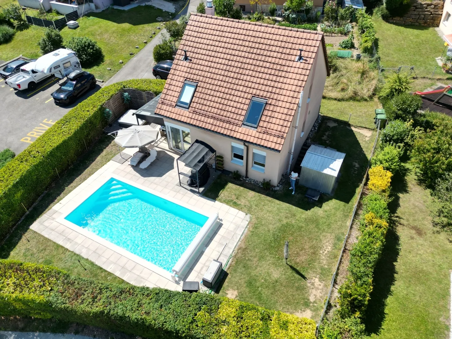 Villa 5.5 rooms with pool and jacuzzi - Photo 2 of 13
