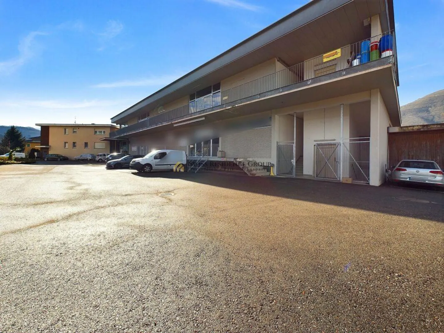 Proprietà residenziale e commerciale a Lamone - Punto forte di investimento in posizione ottimale! - Foto 2 di 8