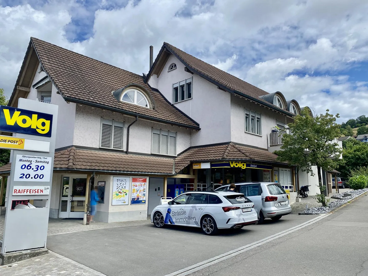 Ampio appartamento di 3,5 stanze con vista idilliaca - Foto 1 di 16