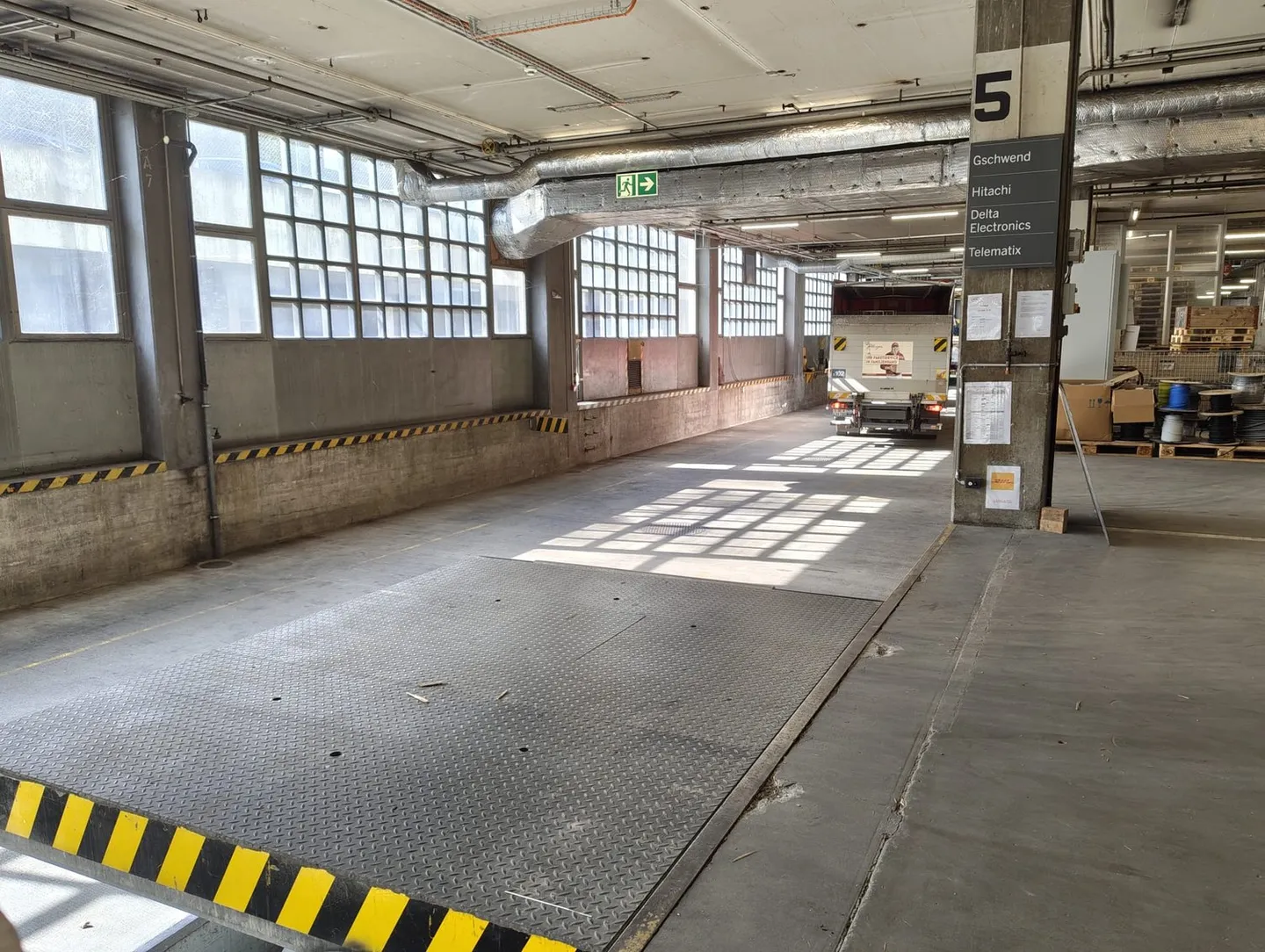 Spazi di lavoro con carattere – Spazi commerciali in un ambiente urbano - Foto 8 di 11