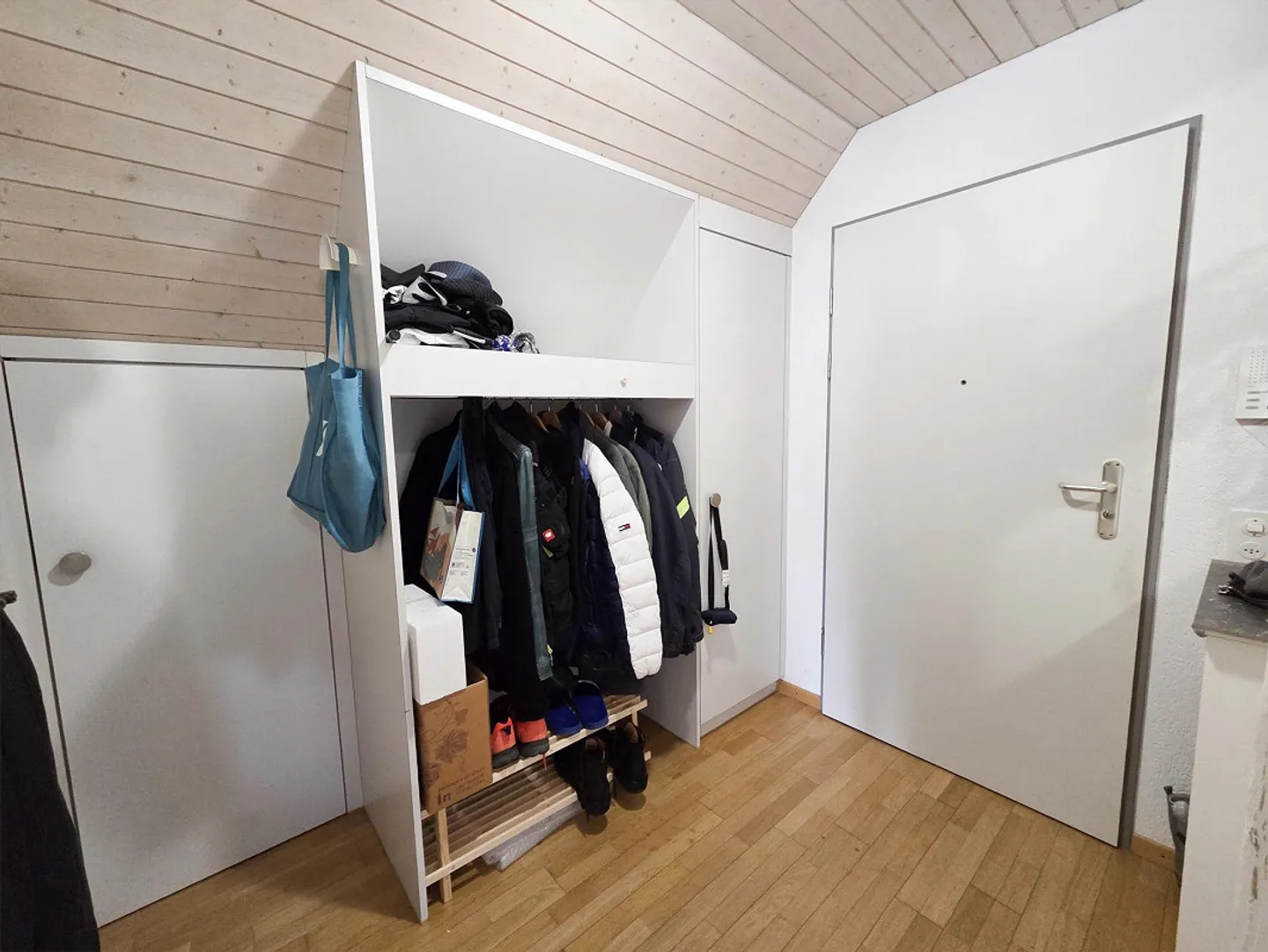 Ampio appartamento di 3,5 stanze con vista idilliaca - Foto 15 di 16