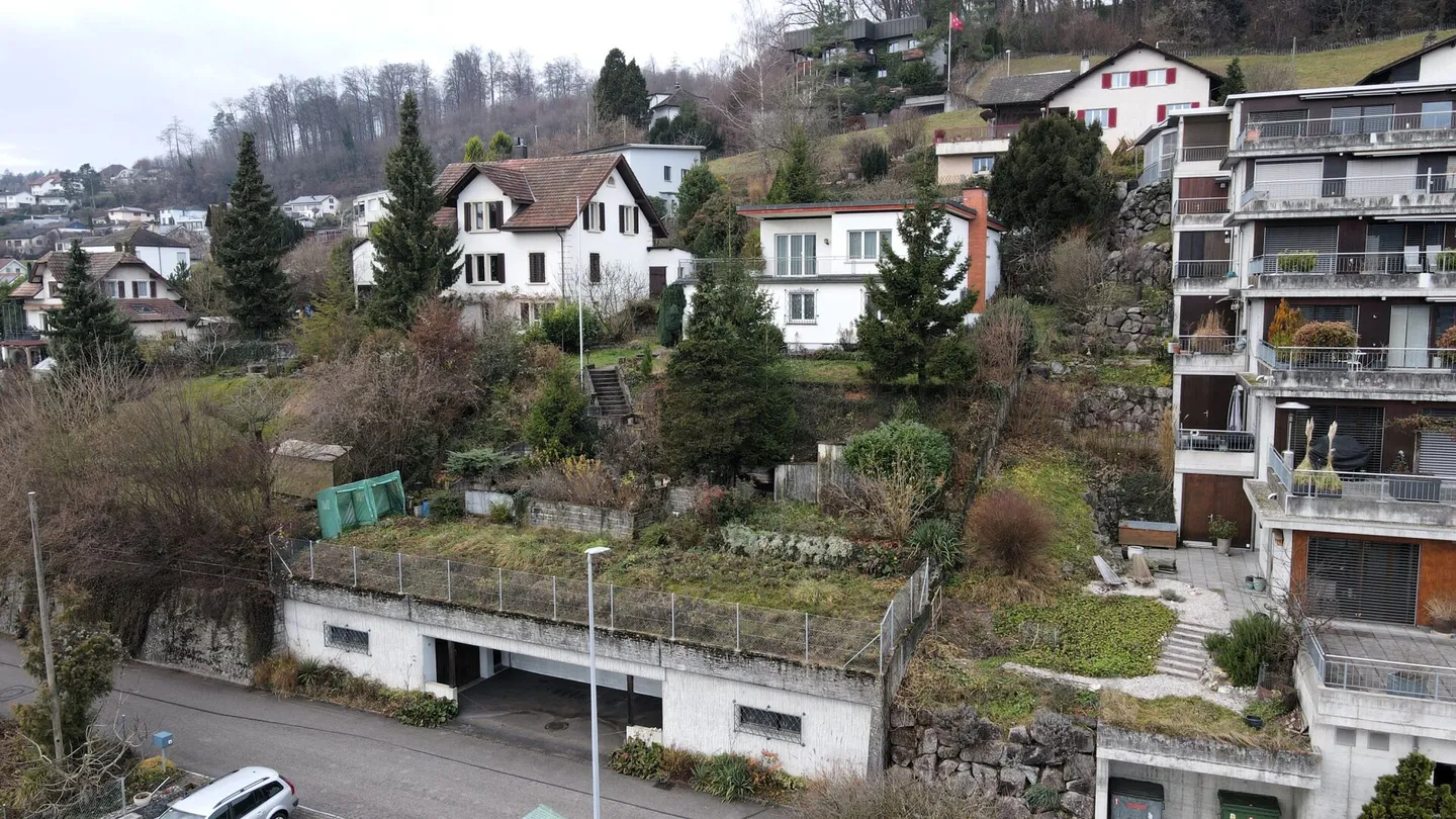 Casa unifamiliare di 5,5 locali con ampio lotto, spazio di progettazione corrispondente e vista meravigliosa - Foto 1 di 9