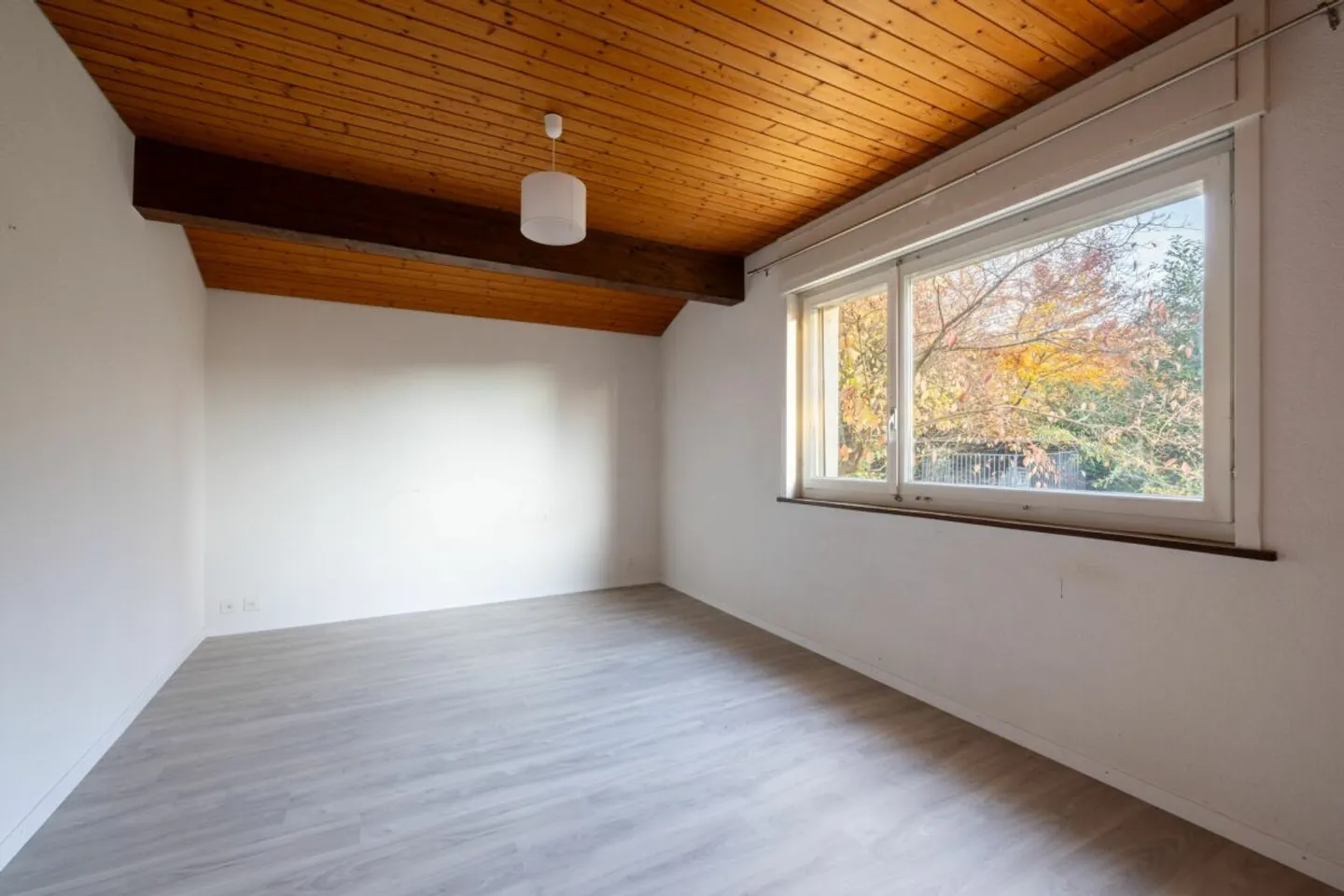 Maison familiale spacieuse avec jardin - Photo 15 sur 27