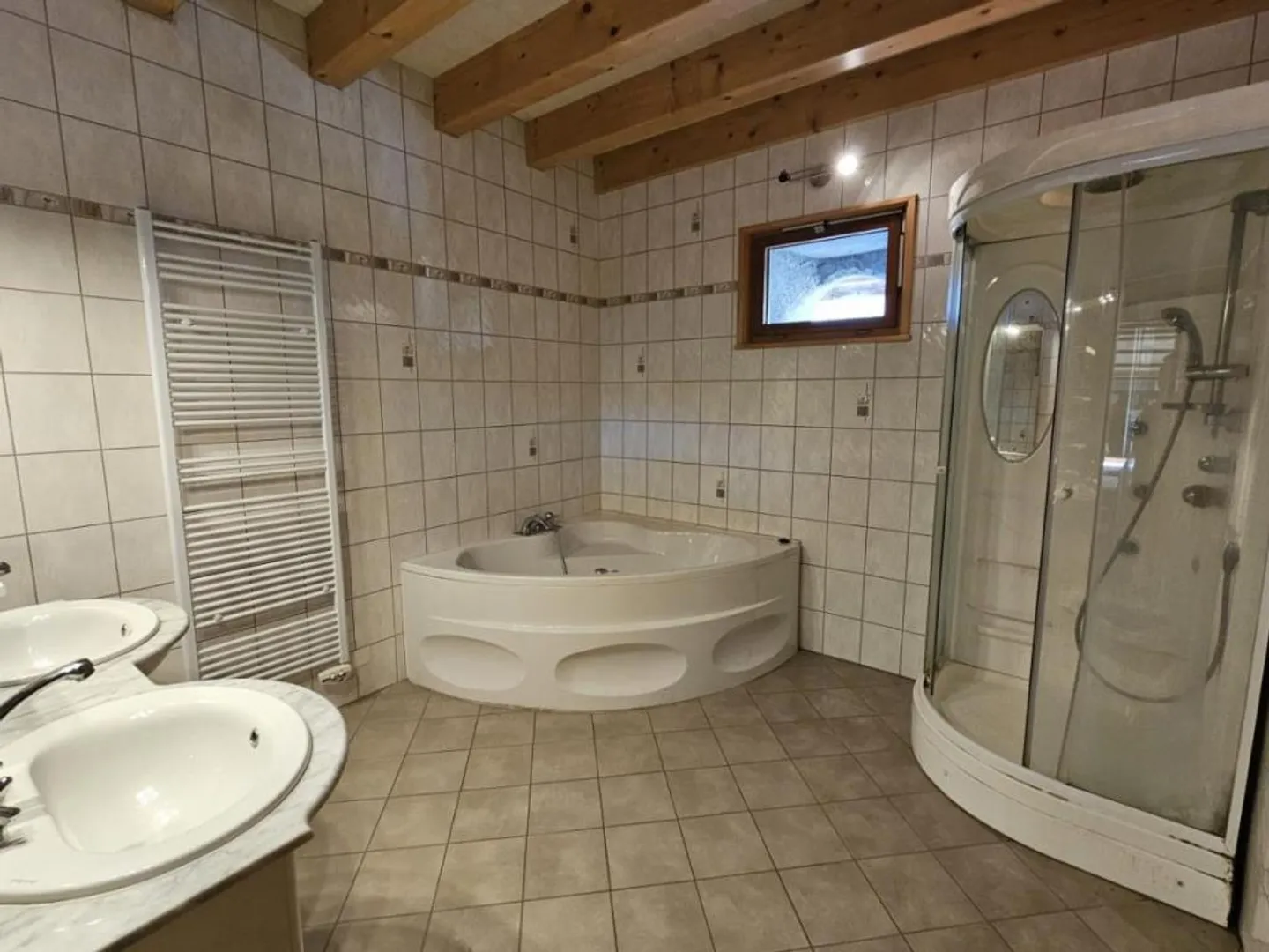 Village Barn with 2 Apartments - Photo 8 of 10