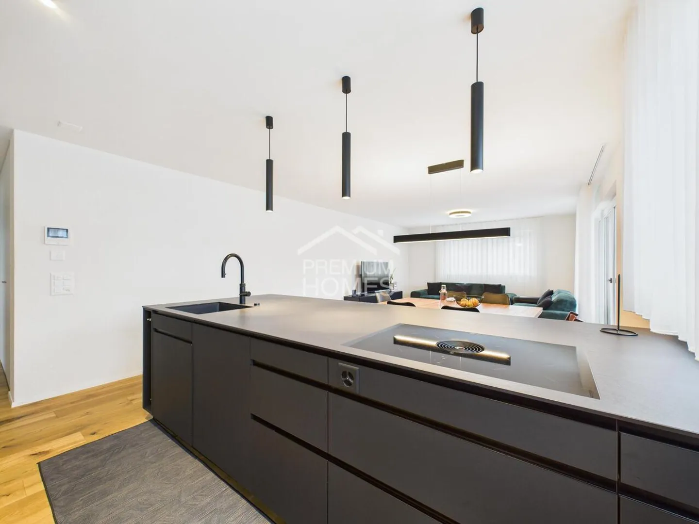 Exclusive apartment with dream kitchen, balcony & top connection - Photo 4 of 12