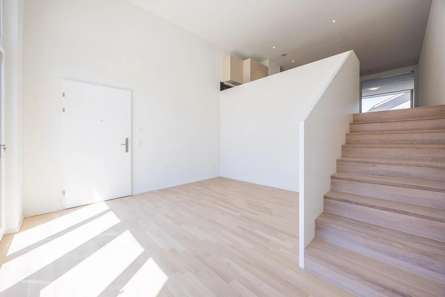 Appartement atelier lumineux de 3.5 pièces avec loggia - Photo 1 sur 8