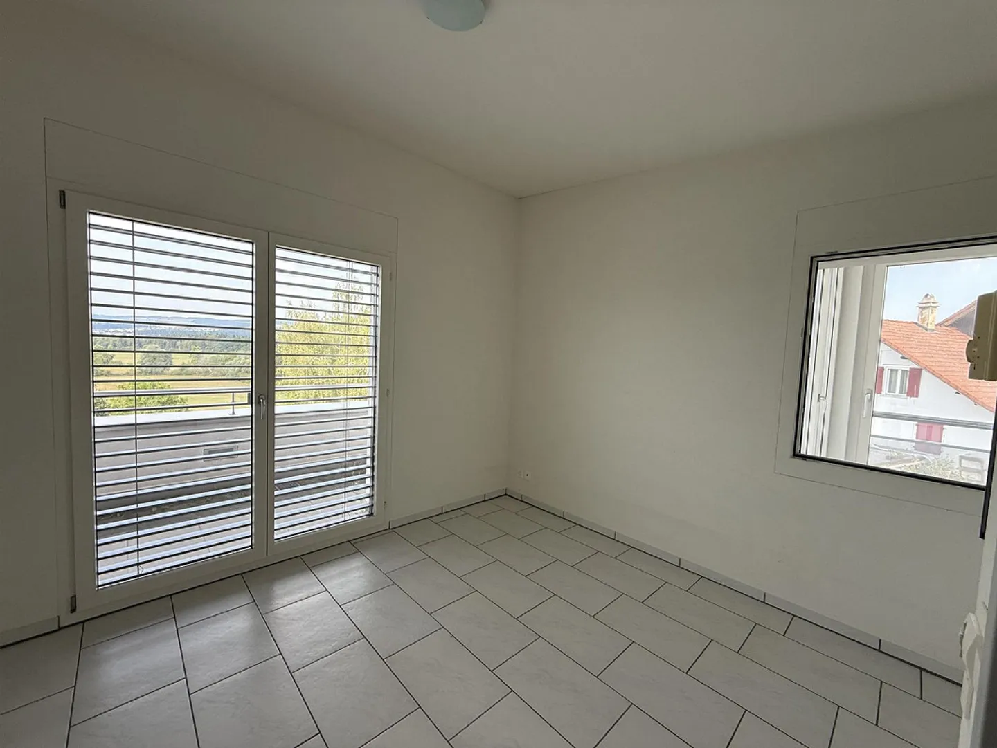 Sunny 4 1/2 Room Attic Apartment with Panoramic View - Photo 12 of 24
