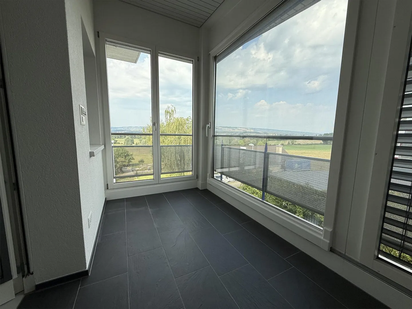 Sunny 4 1/2 Room Attic Apartment with Panoramic View - Photo 15 of 24