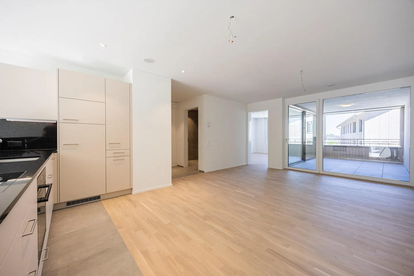 Appartement atelier lumineux de 3.5 pièces avec loggia - Photo 3 sur 8
