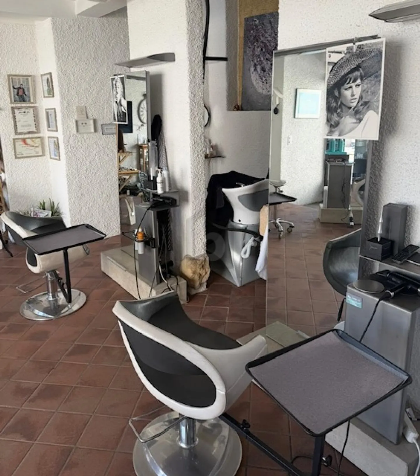 IN ZENTRALER UND STRATEGISCHER LAGE - Foto 4 von 6