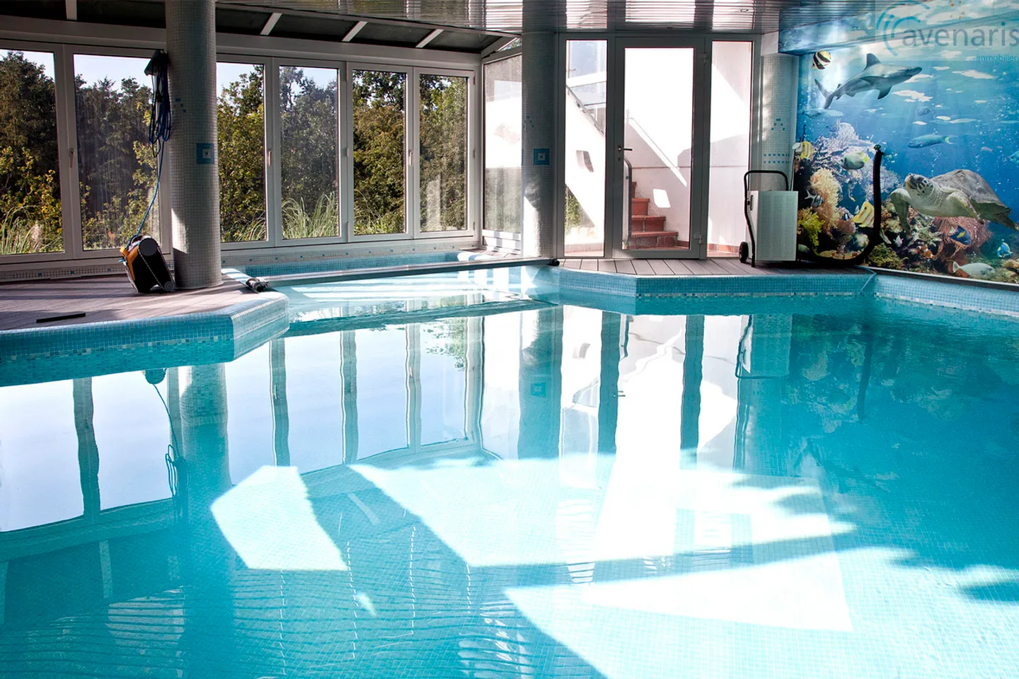 Proprietà unica con vista panoramica e piscina interna riscaldata - Foto 13 di 16