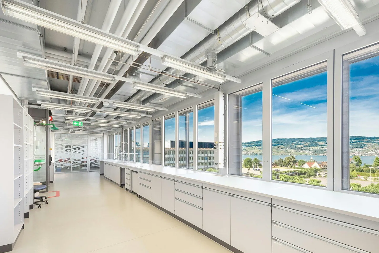 First-class laboratories with BSL1 and BSL2 standards at the Horgen Labs Campus - Photo 5 of 13