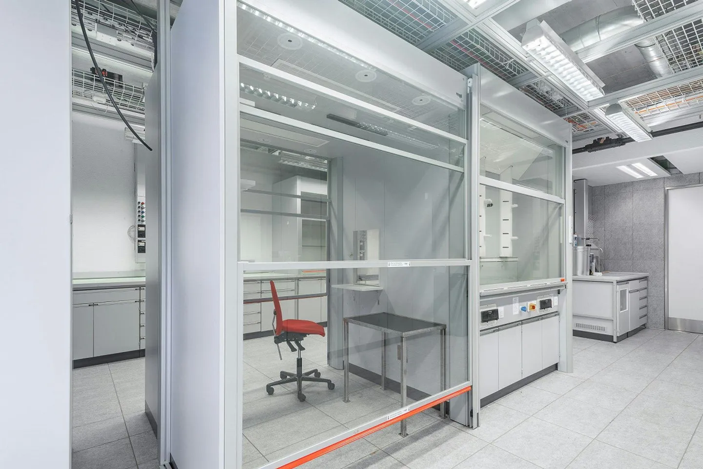 First-class laboratories with BSL1 and BSL2 standards at the Horgen Labs Campus - Photo 13 of 13