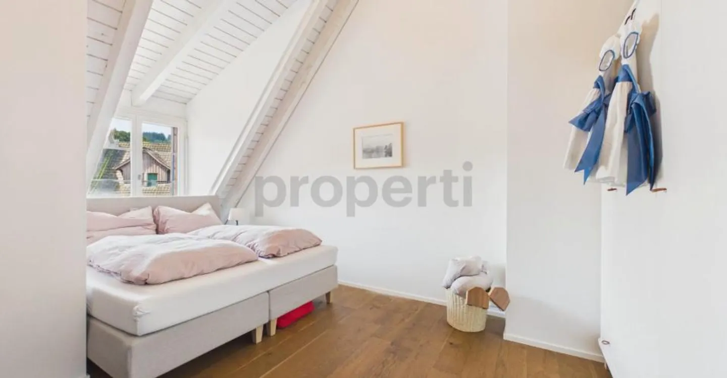 Appartamento Attico Elegante con Vista Lago - Foto 5 di 7