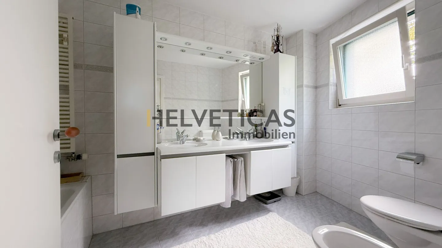 Exclusive 5.5-room apartment in Biel - Photo 11 of 15