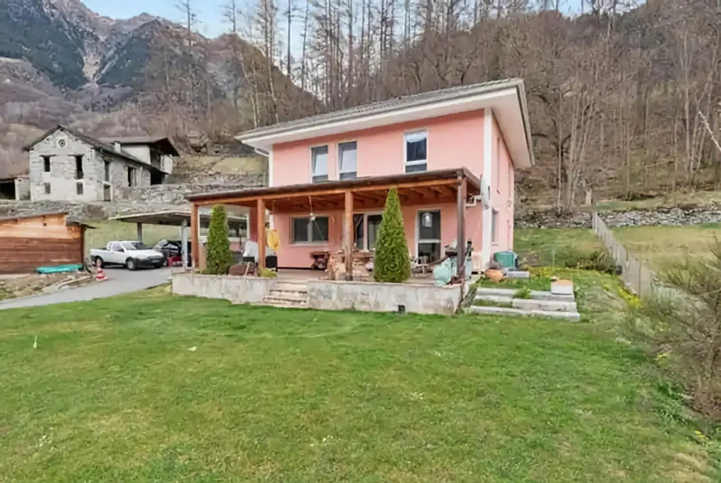 LA TUA CASA NELLA VALLE DEL SOLE - Foto 1 di 9