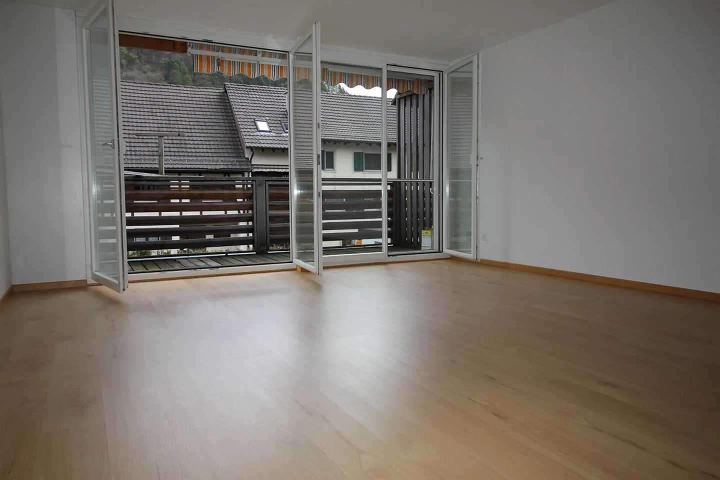 Charmante appartement 2 pièces à Merishausen - Photo 3 sur 9