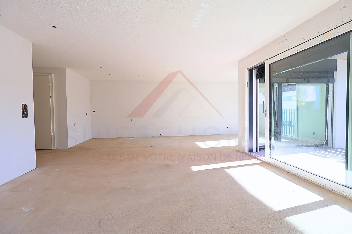 Vivere con stile: splendido appartamento di 4.5 locali a Düdingen con bellissimi volumi - Foto 6 di 18