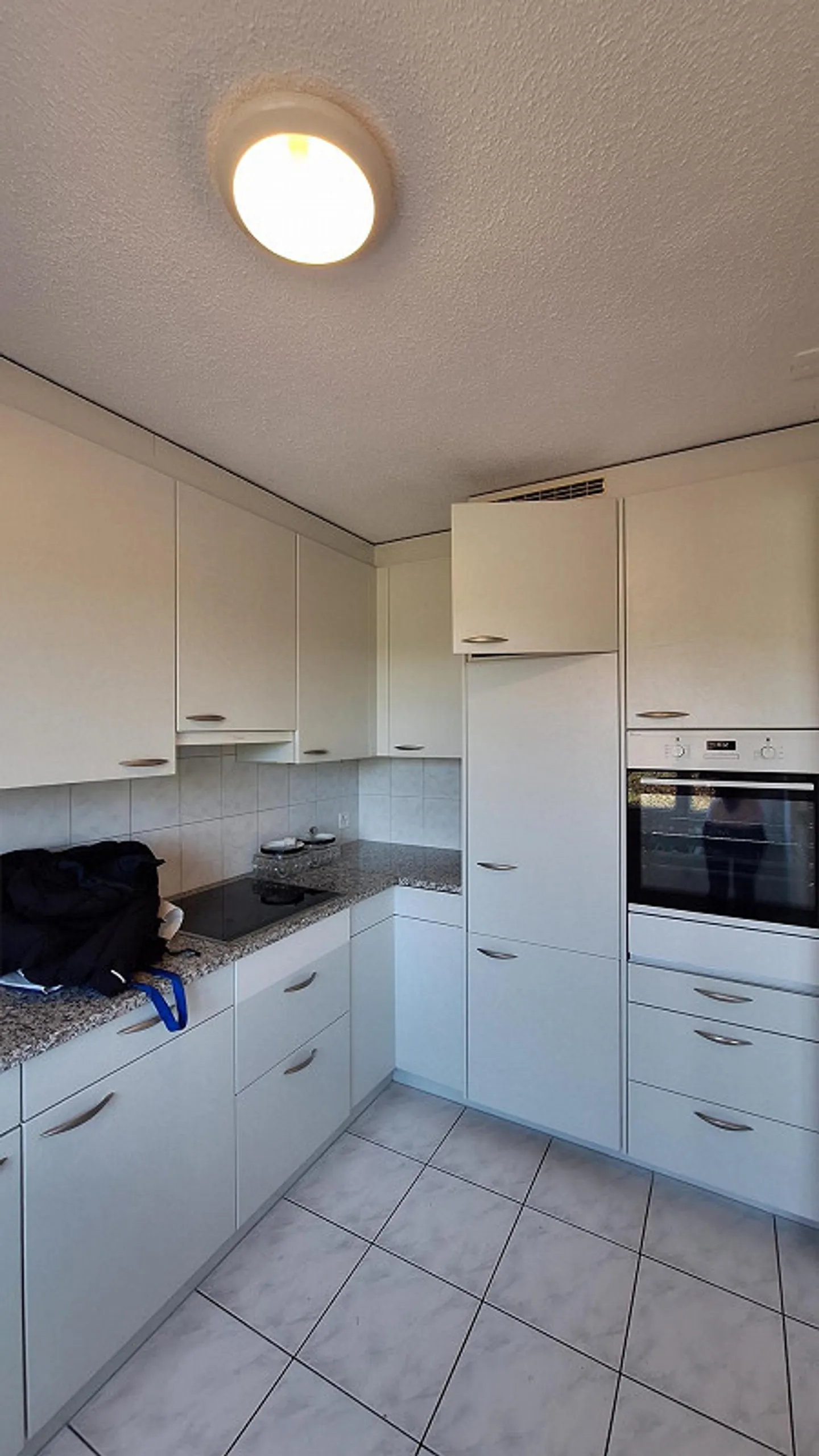 3.5-room apartment, centrally located, bright, spacious layouts - Photo 1 of 8