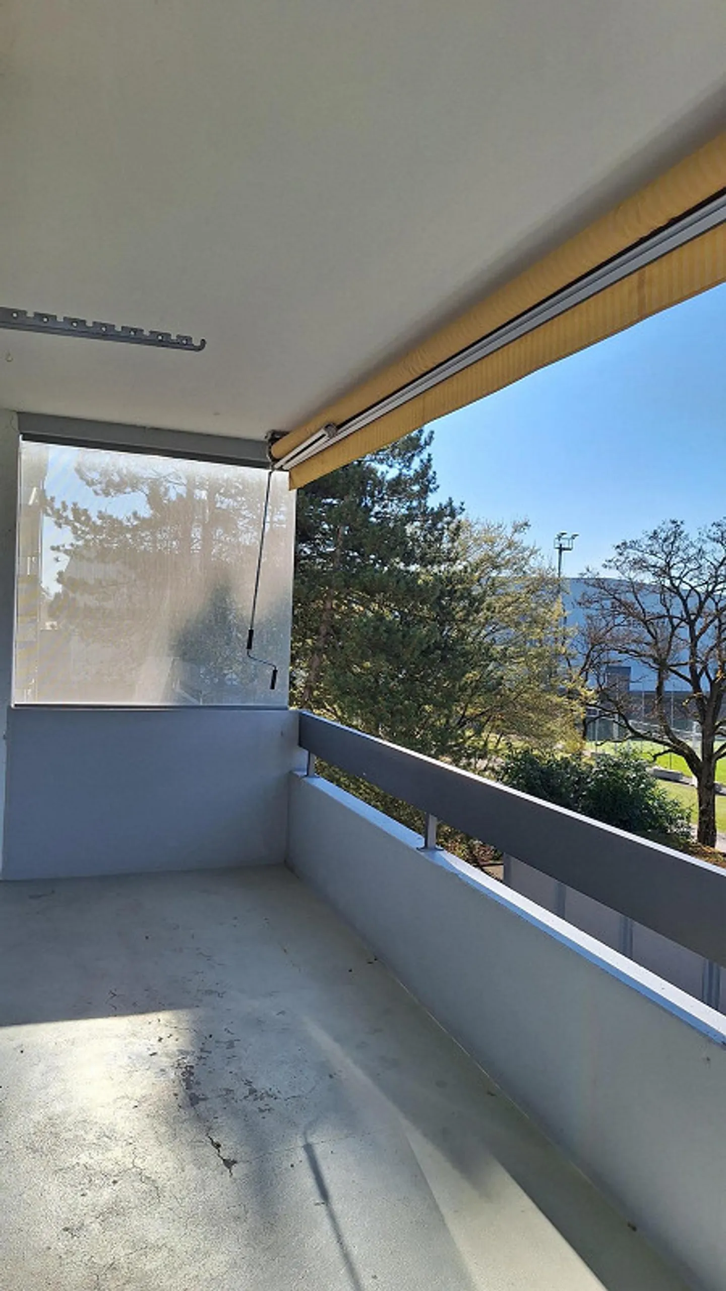 3.5-room apartment, centrally located, bright, spacious layouts - Photo 3 of 8