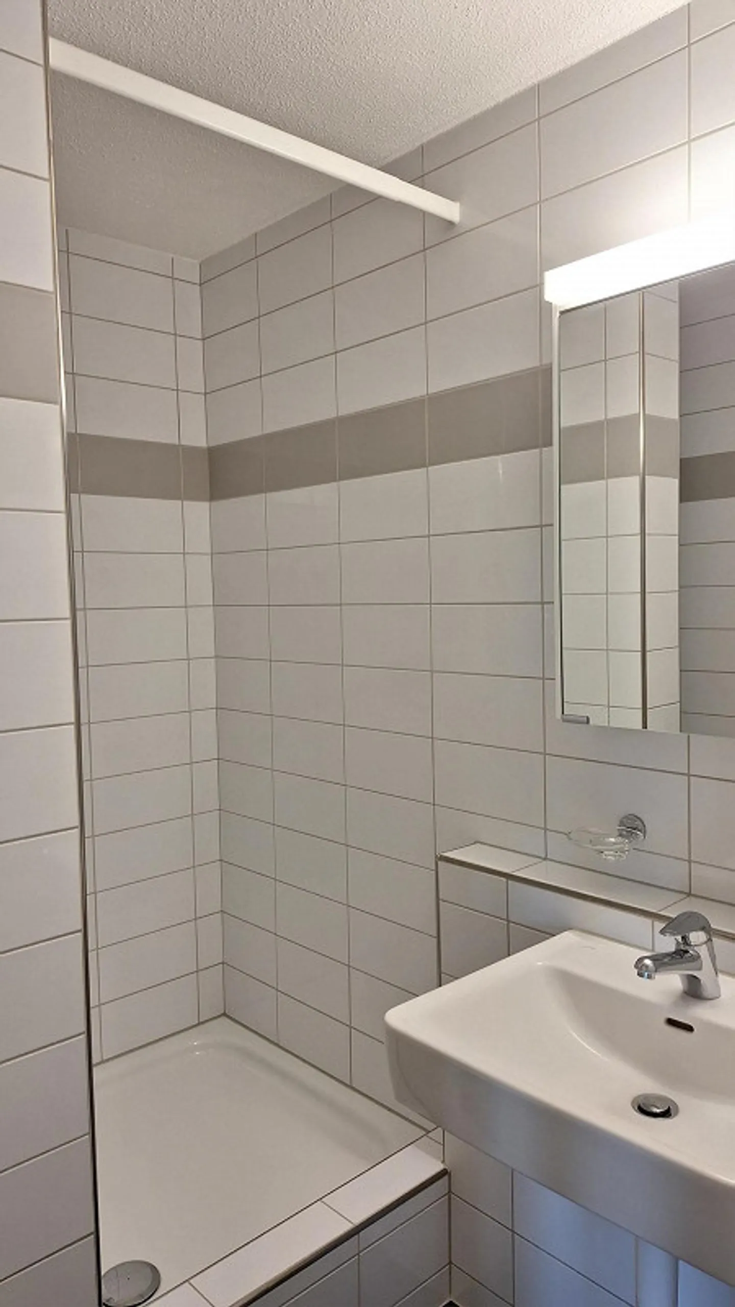 3.5-room apartment, centrally located, bright, spacious layouts - Photo 4 of 8