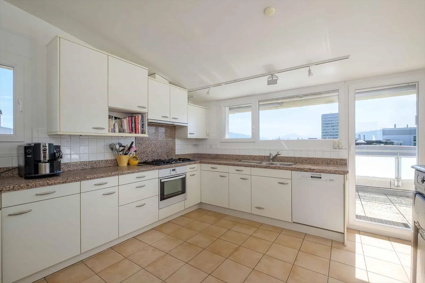Attico di 8 locali con terrazza di oltre 100 m² - Foto 4 di 10