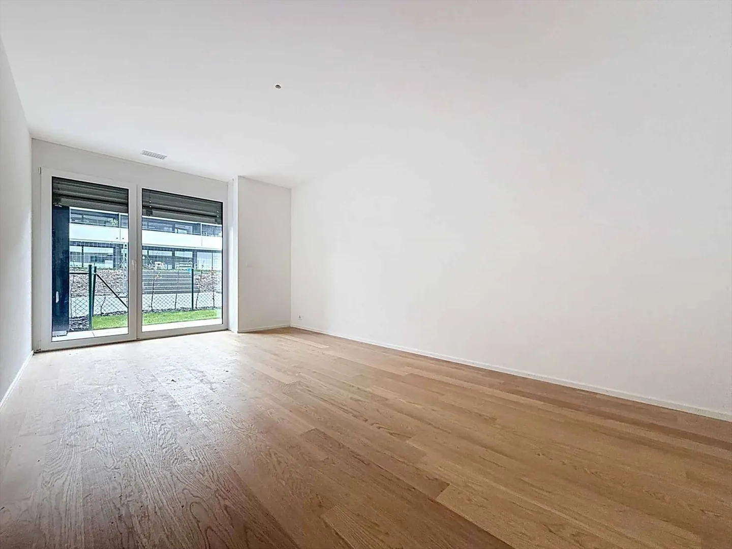 Wunderschöne 3,5-Zimmer-Wohnung mit überdachten Terrassen, Gärten und Seeblick - Foto 6 von 13